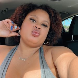 Meet your Posher, Jomary